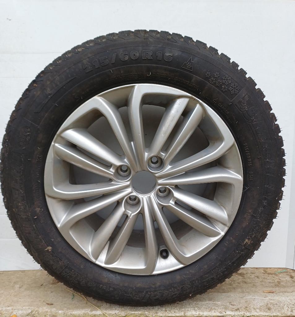 4 pneus neige + jantes (DS4) MICHELIN 215 / 60R16 - 95H, 16 pouces, Véhicule de tourisme, Pneu(s), Enlèvement