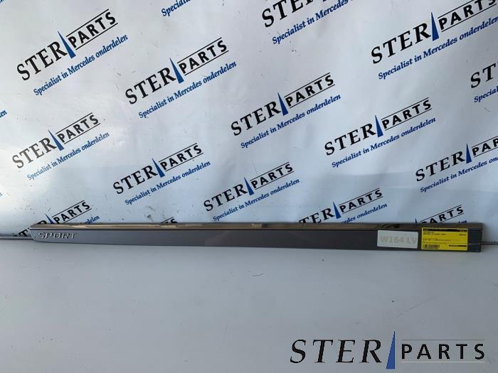 Portierlijst van een Mercedes ML-Klasse, Ophalen of Verzenden, 3 maanden garantie, Gebruikt, Mercedes-Benz