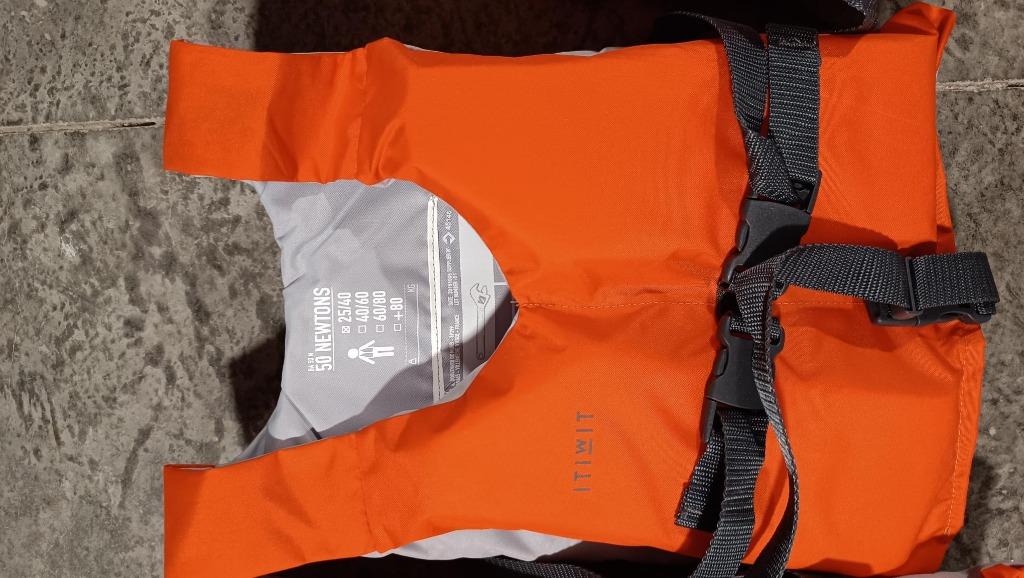 3 gilets de sauvetage décathlon servis 2 fois, Sports nautiques & Bateaux, Enlèvement, Comme neuf