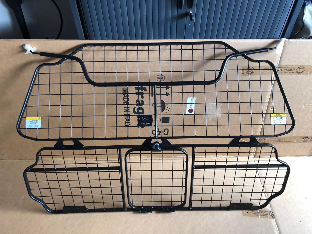 DEFENDER LOAD SEPARATION GRILLE FOR CARGO AND DOG, Ophalen, Gebruikt, Land Rover