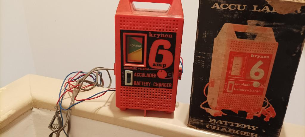 vintage ancien rechargeur batterie auto 6 amp -  6/12v, Autos : Pièces & Accessoires, Enlèvement ou Envoi, Utilisé