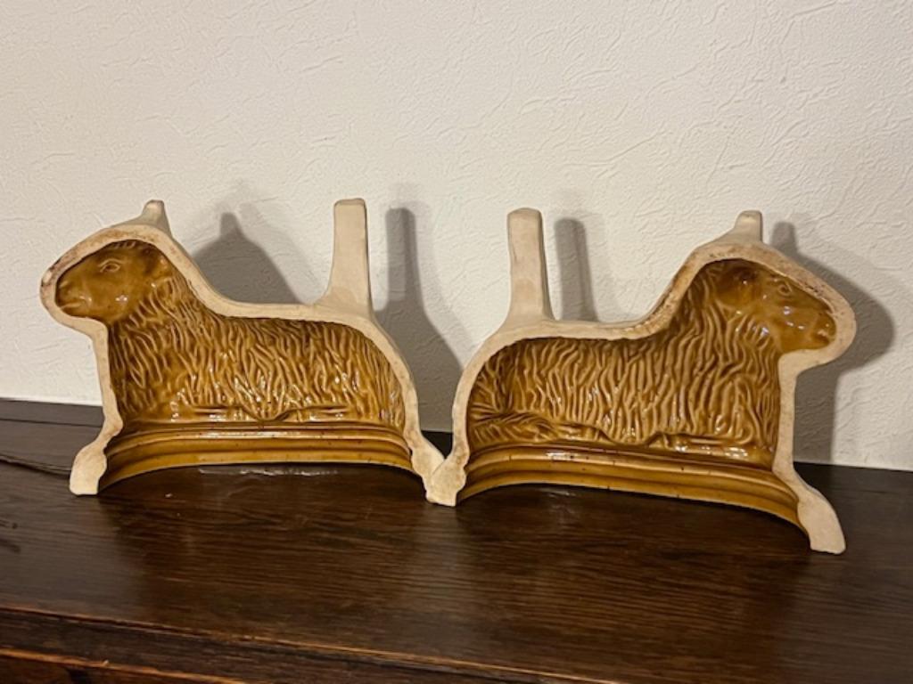 Moule à glace ancien en pierre en forme d'agneau de Pâques, Enlèvement