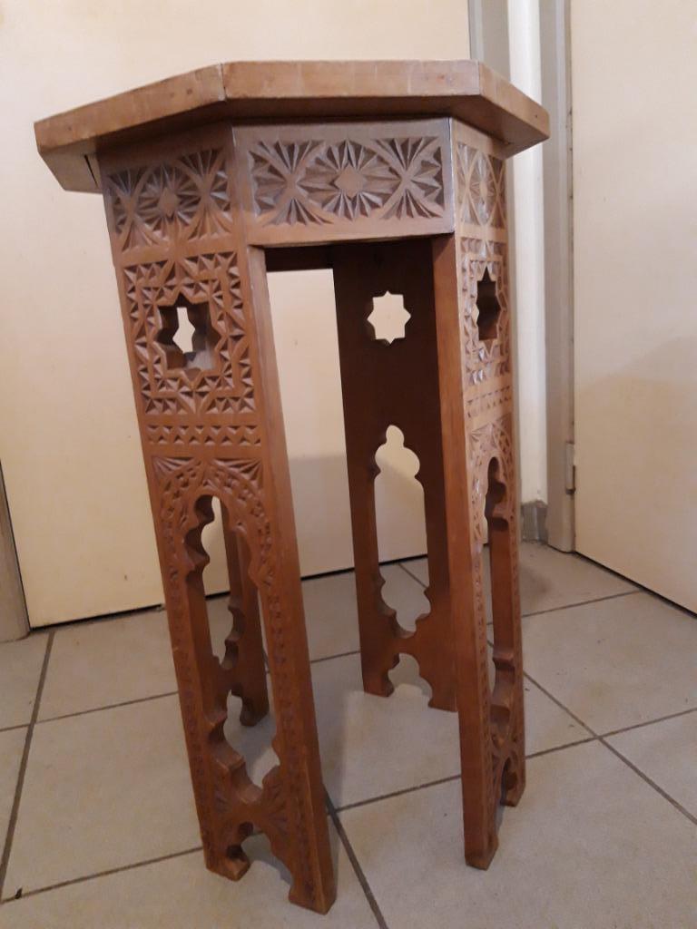 MOOI TAFELTJE houtsteekwerk, Huis en Inrichting, Ophalen of Verzenden, Zo goed als nieuw