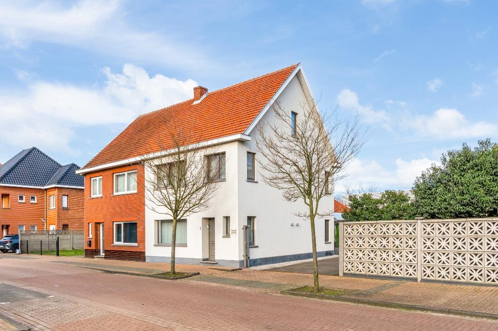Instapklare woning met multifunctionele ruimte in levendige, Province de Limbourg, 500 à 1000 m², Heusden-Zolder, 137 m²