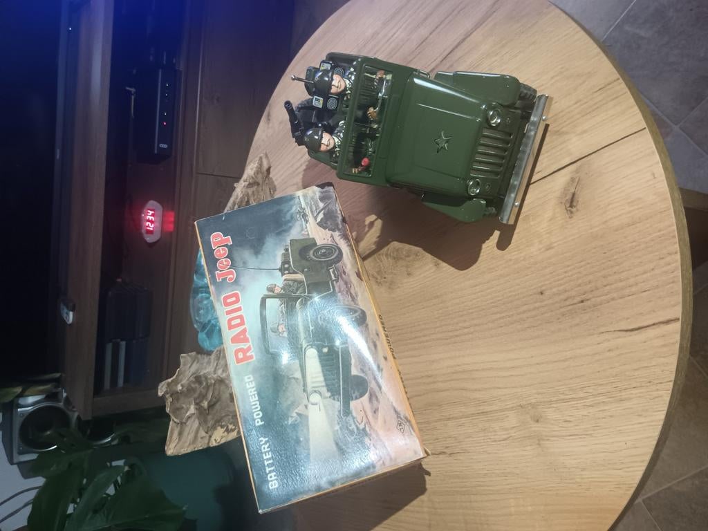 jeep radio commandée  des années 1958, Collections, Envoi, Comme neuf