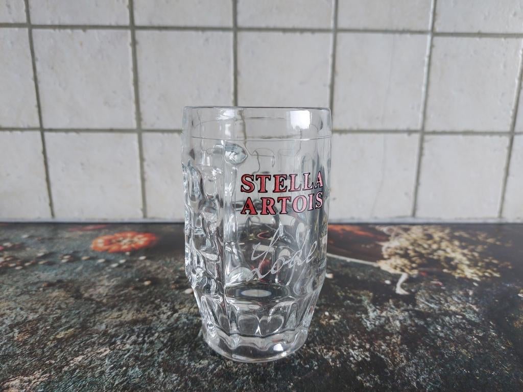 Glazen Bier pul stella artois, Verzamelen, Glas en Drinkglazen, Ophalen of Verzenden, Zo goed als nieuw, Bierglas