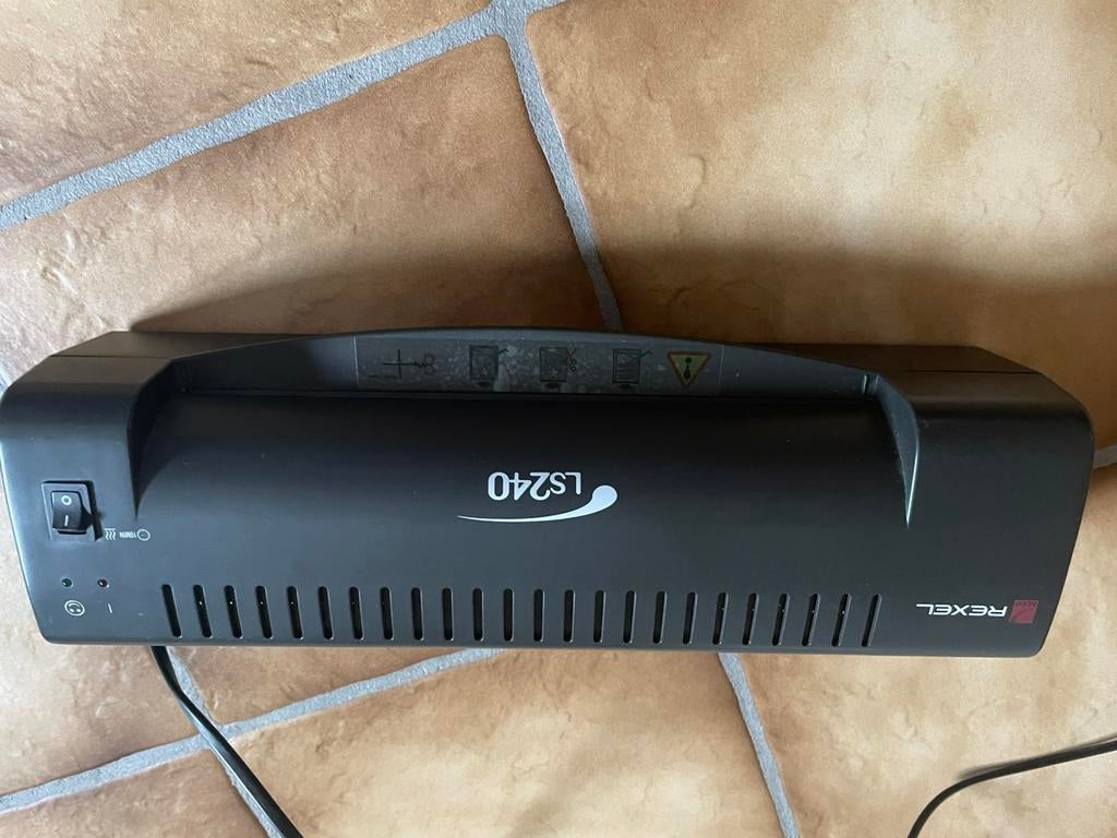 Plastifieuse A4 Rexel LS240, Ophalen, Zo goed als nieuw