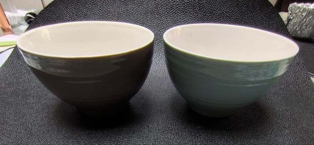 2 porseleinen schalen, Ophalen of Verzenden, Zo goed als nieuw, Porselein, Kom(men)