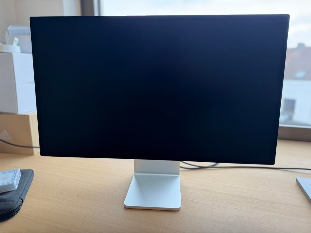 Apple Studio Display (2022) Nano-textuur, hoogte verstelbaar, Autres résolutions, Comme neuf, Enlèvement, Thunderbolt