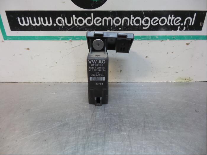 Relais préchauffage d'un Volkswagen Caddy (Caddy 04-), Autos : Pièces & Accessoires, Volkswagen, -, 3 mois de garantie, Utilisé