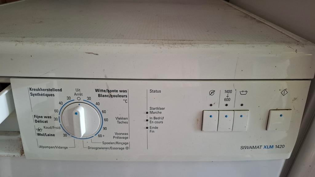 Machine à laver à chargement frontal Siemens WXL 1420, Electroménager, Lave-linge, 1200 à 1600 tours, 6 à 8 kg, Programme lavage à la main