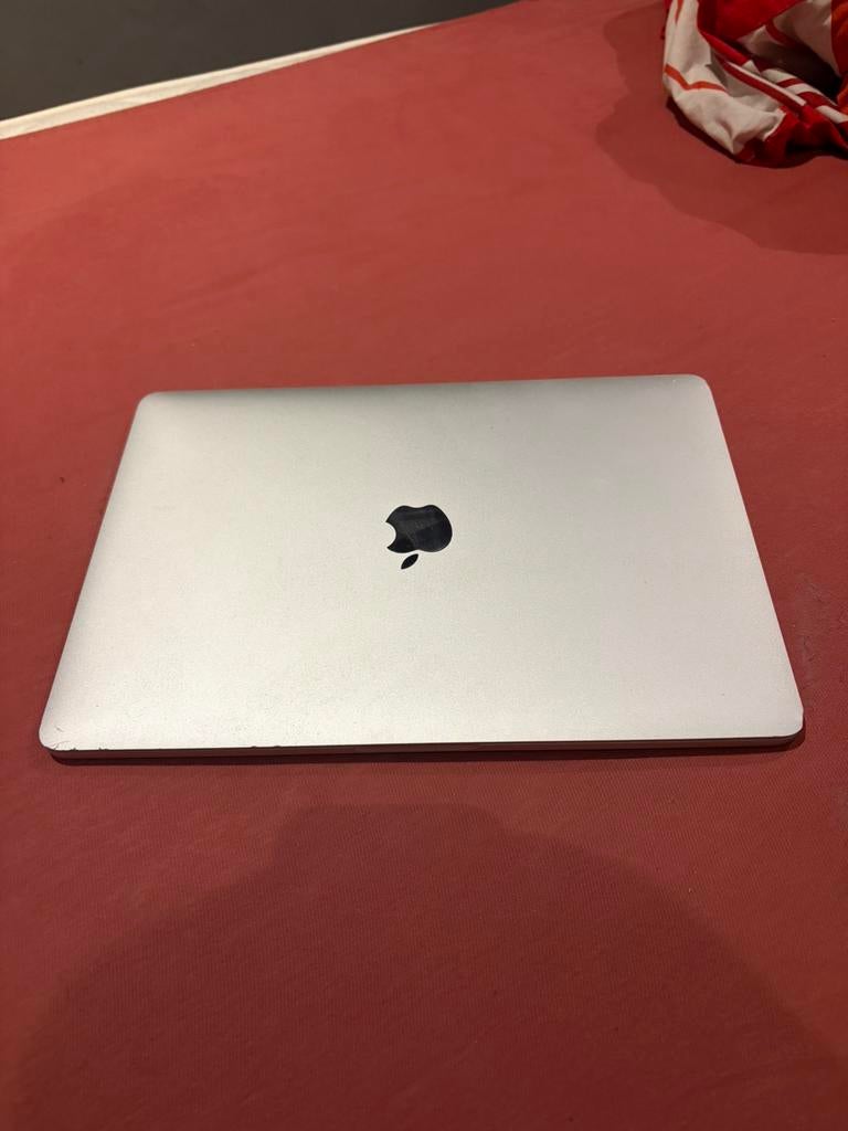 Mac book pro 2018, Computers en Software, Ophalen, Zo goed als nieuw