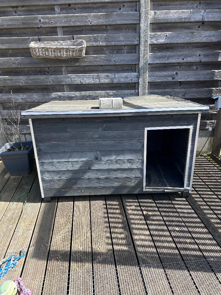 Hondenhok Aveve, Enlèvement, Niche à chien