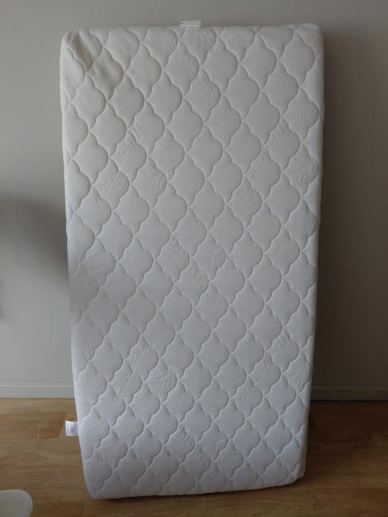 Matelas bébé 70x140cm + draps housse, Enlèvement