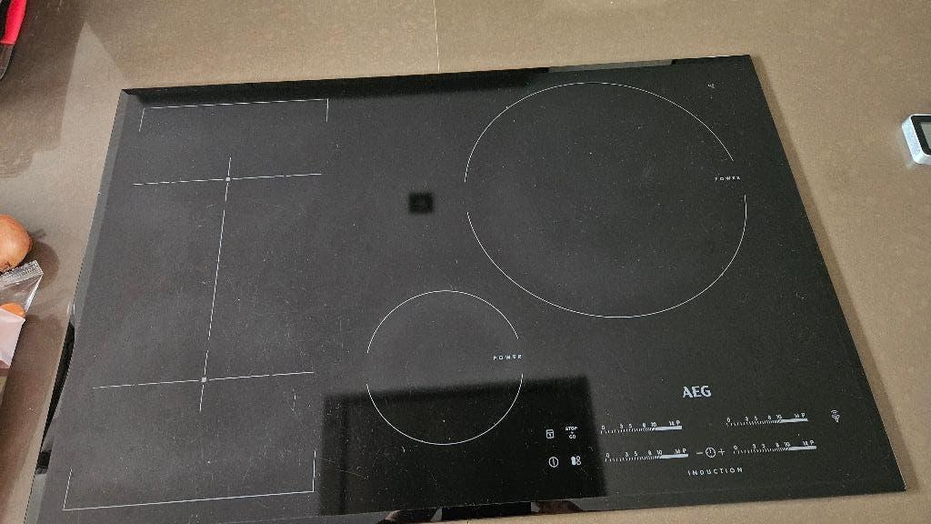 AEG inductie-kookplaat, 4 zones de cuisson, Encastré, Enlèvement, Utilisé