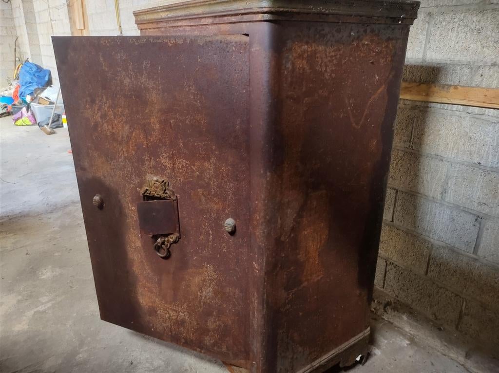 Je donne un coffre fort pour ferrailleur l