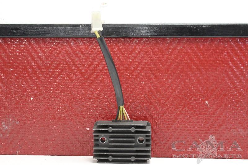 REGULATEUR DE TENSION ZZR 250 (ZZR250 ZZ-R250 EX250H, Dhr. S. di Majo, Utilisé, Info@cama-motorparts.nl, P.J. Troelstraweg 8 8
3144 CX  MAASSLUIS, NL