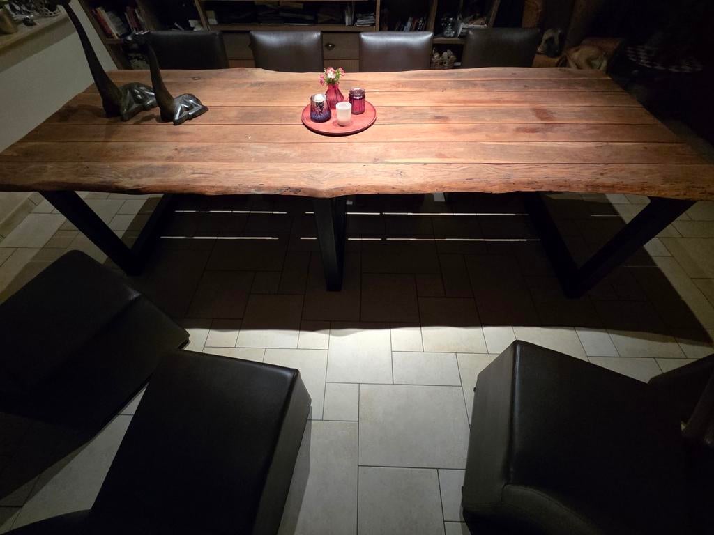 Grote tafel op 3 ijzeren onderstellen 3m op 1m20., Ophalen