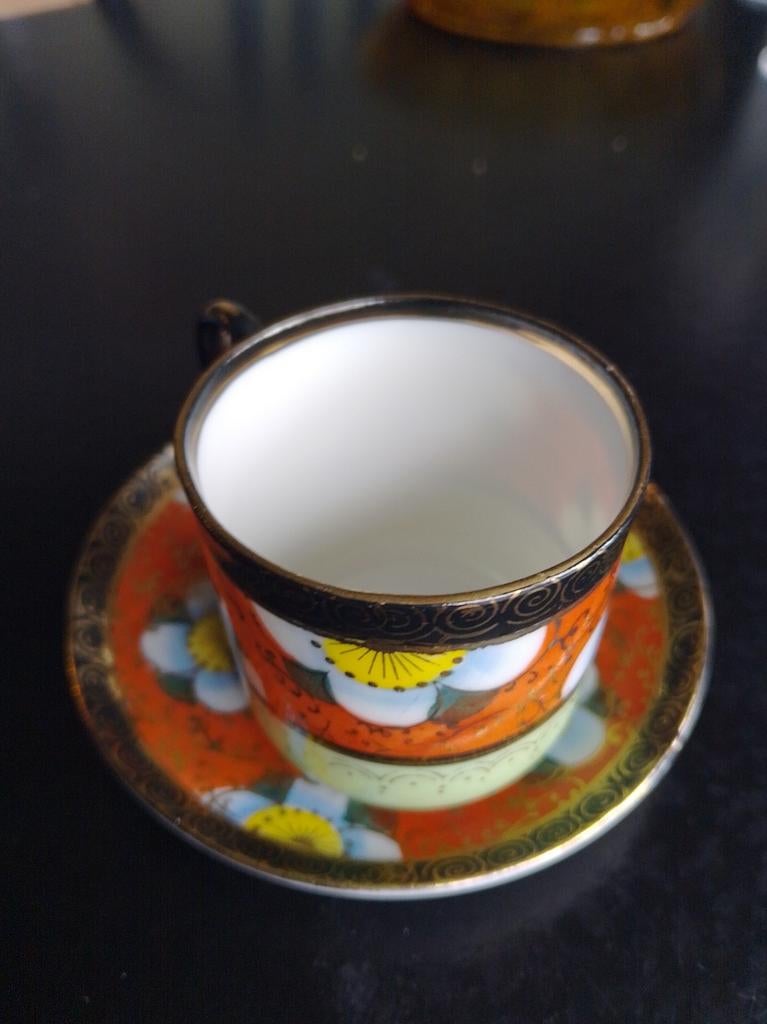 Tasse à café ou thé,et sa soucoupe. Style Japonais., Antiek en Kunst, Ophalen