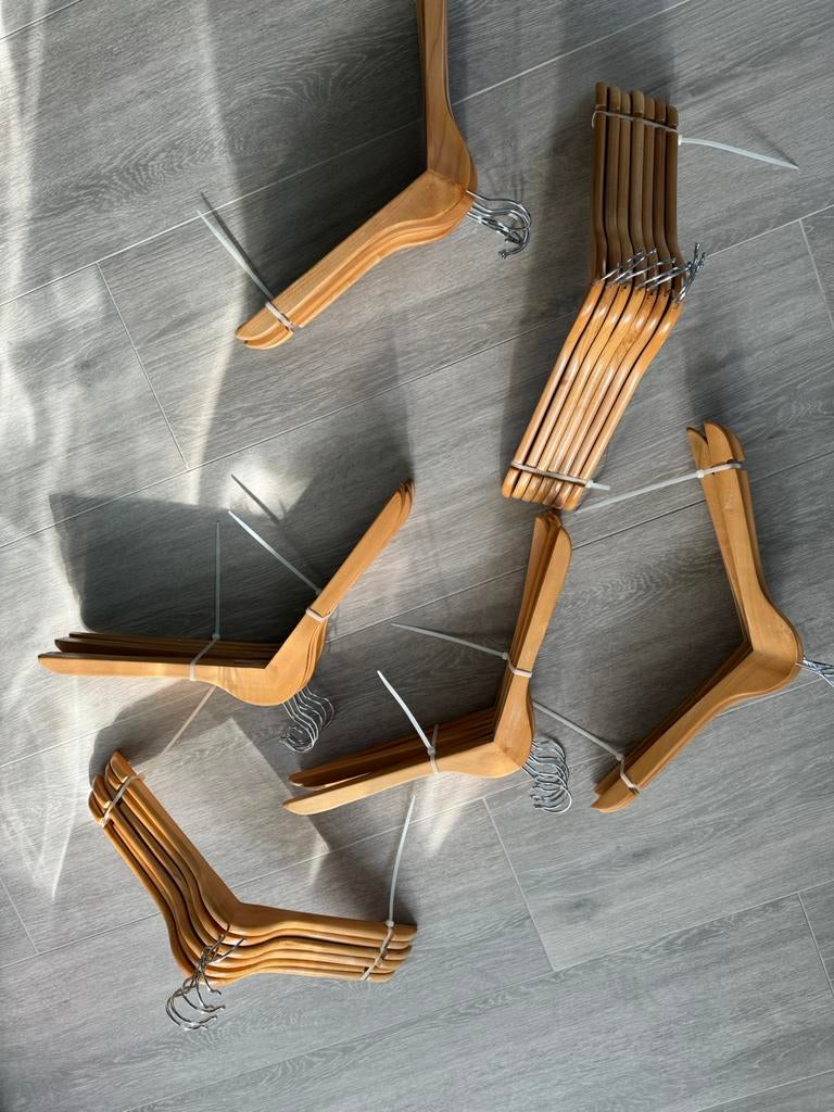 Kleerhangers hout 80st, Ophalen, Zo goed als nieuw, Hout