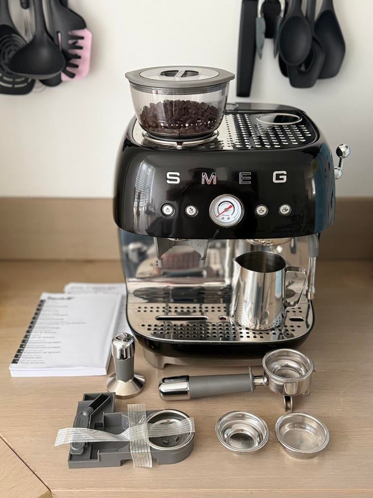 Smeg EGF03 zwart koffiezetapparaat, Elektronische apparatuur, Koffiezetapparaten, Ophalen, Afneembaar waterreservoir, Espresso apparaat