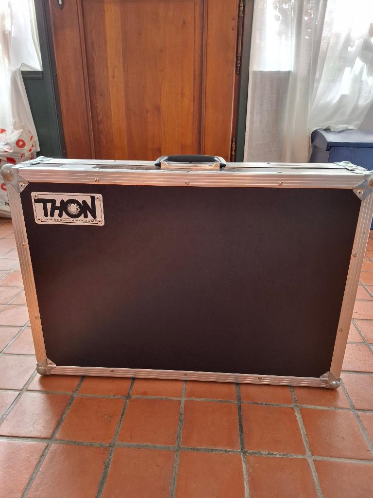 Thon Flight Case (voor Line 6 Helix), Muziek en Instrumenten, Ophalen, Zo goed als nieuw, Flightcase