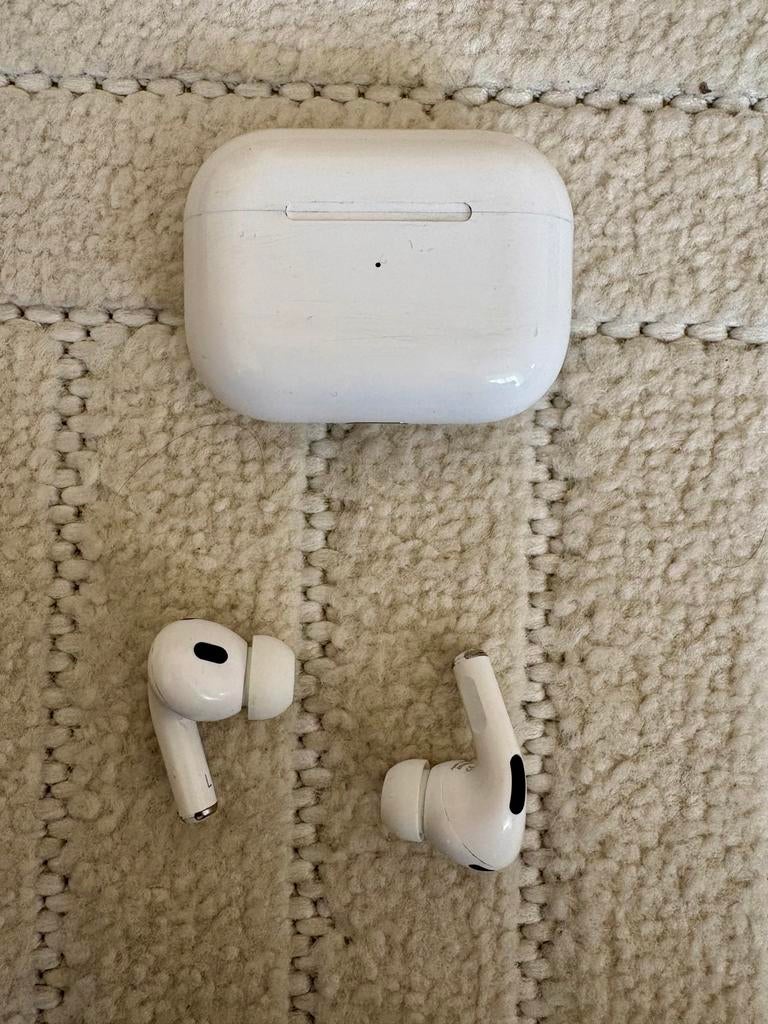APPLE AirPods Pro (2nd generation) 100% ORIGINAL, Télécoms, Téléphonie mobile | Écouteurs, Enlèvement, Comme neuf