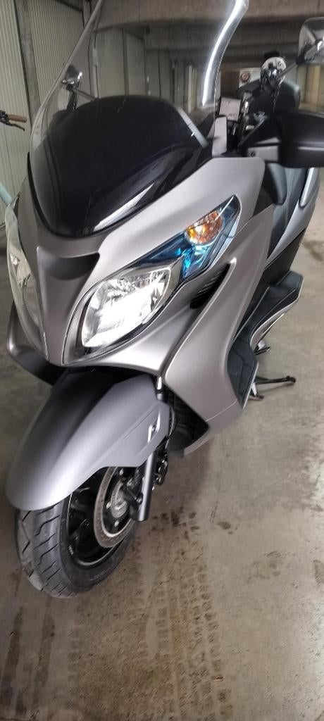 Suzuki Burgman 400- 2016 – Showroomstaat-1 ste eig, Motoren, Motoren | Suzuki, Scooter, Particulier, ABS