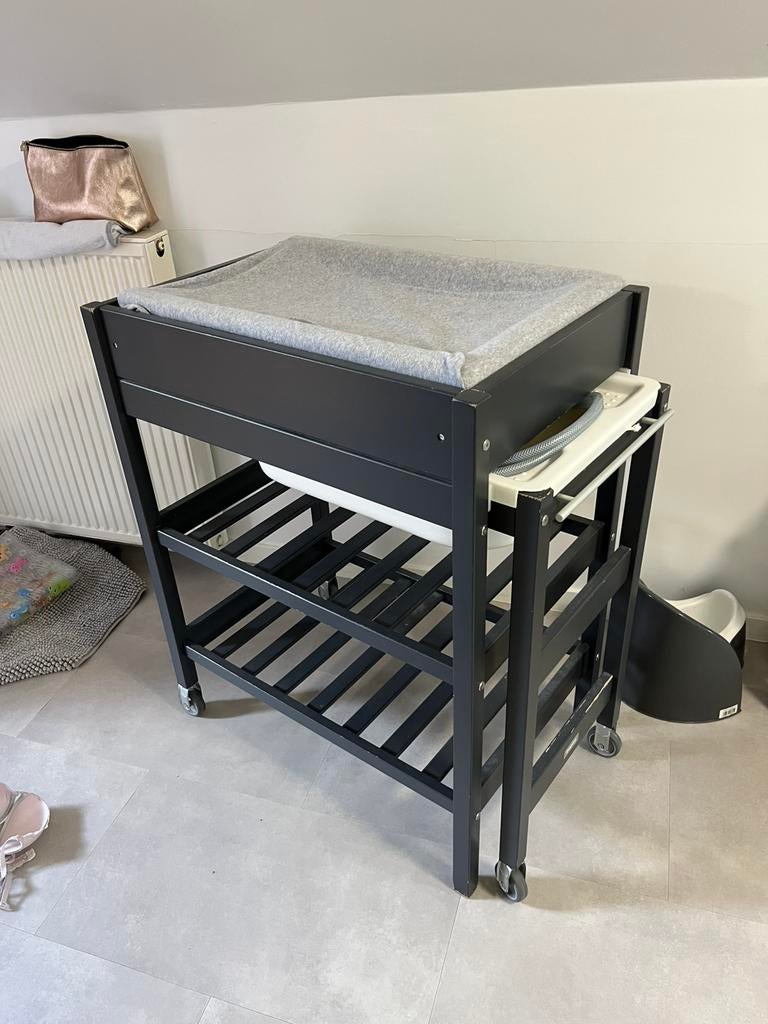 Table à langer avec bain integré, Enfants & Bébés, Bains & Soins, Autres marques, Enlèvement, Utilisé, Standard