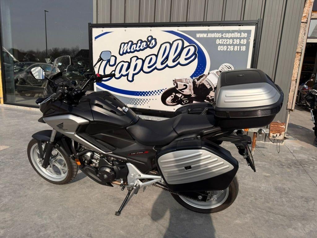 Honda	NC750X, 750 cm³, Entreprise, Plus de 35 kW