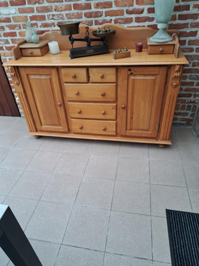 Lage kast grenen hout, Ophalen, Zo goed als nieuw, Grenenhout, Met deur(en)