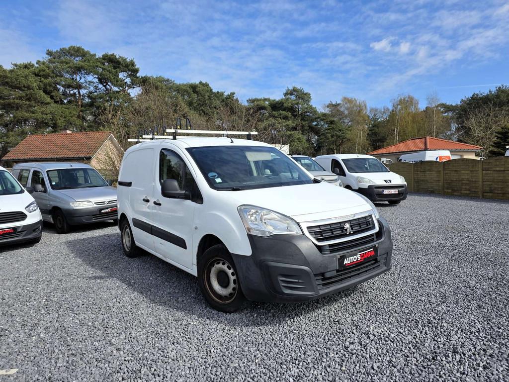 Peugeot Partner 1.6 HDI Lichte Vracht Navi Camera CruiseC Pa, Auto's, Peugeot, Stof, Gebruikt, Zwart, Wit