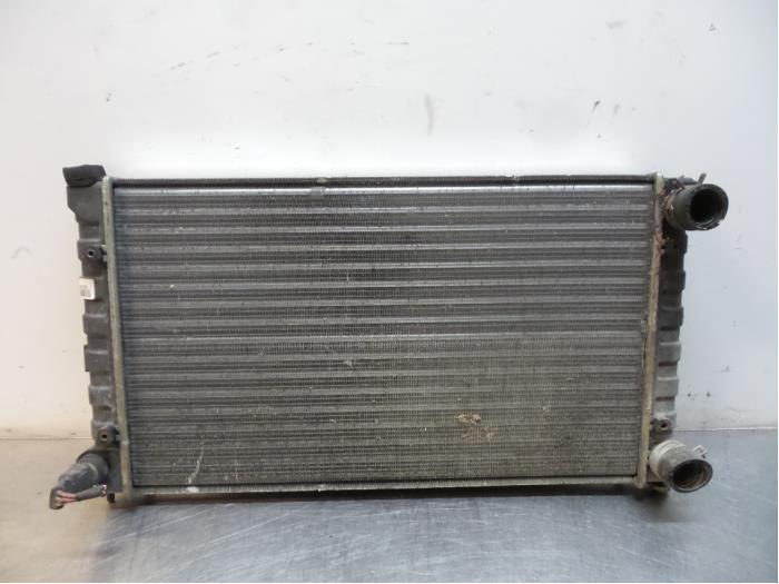 Radiateur van een Volkswagen Passat (Passat 88-), Auto-onderdelen, Airco en Verwarming, Volkswagen, Gebruikt, 3 maanden garantie