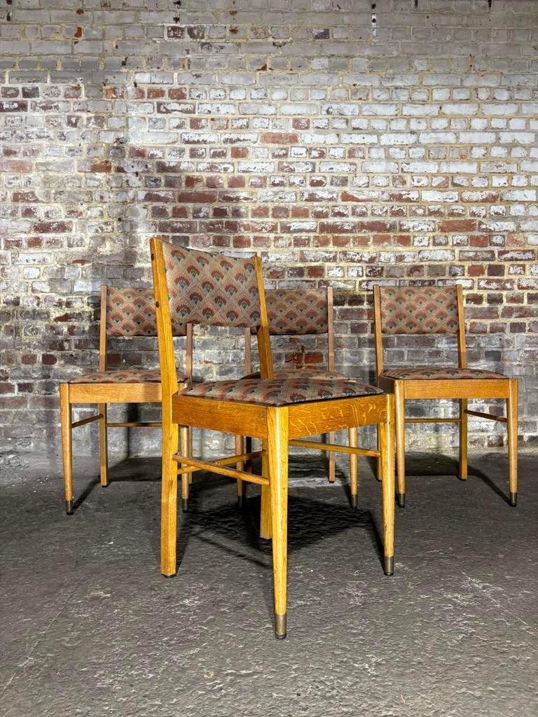 4 vintage Scandinavische stoelen, massief houten pauwstof, Ophalen, Zo goed als nieuw, Hout