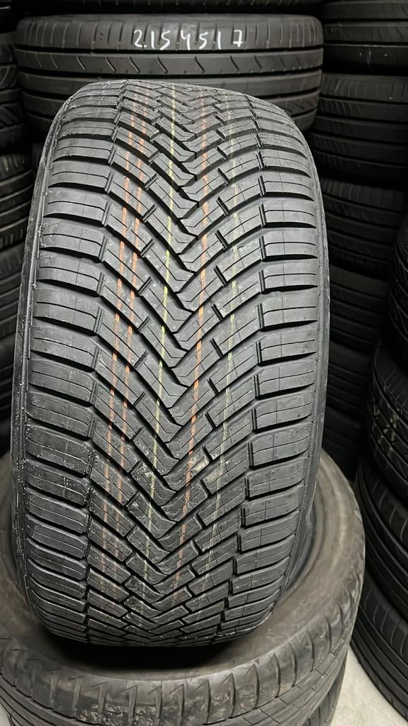 24540r19 245 40 r19 Continental Nouveau 4sesions avec montag, Autos : Pièces & Accessoires, Pneus & Jantes, Enlèvement ou Envoi