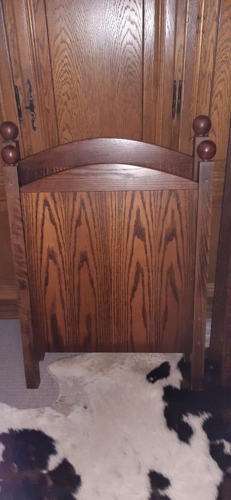 Kinderbedje.Eikenhout., Ophalen