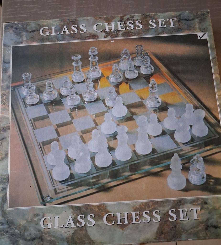 Glazen schaakspel, Ophalen