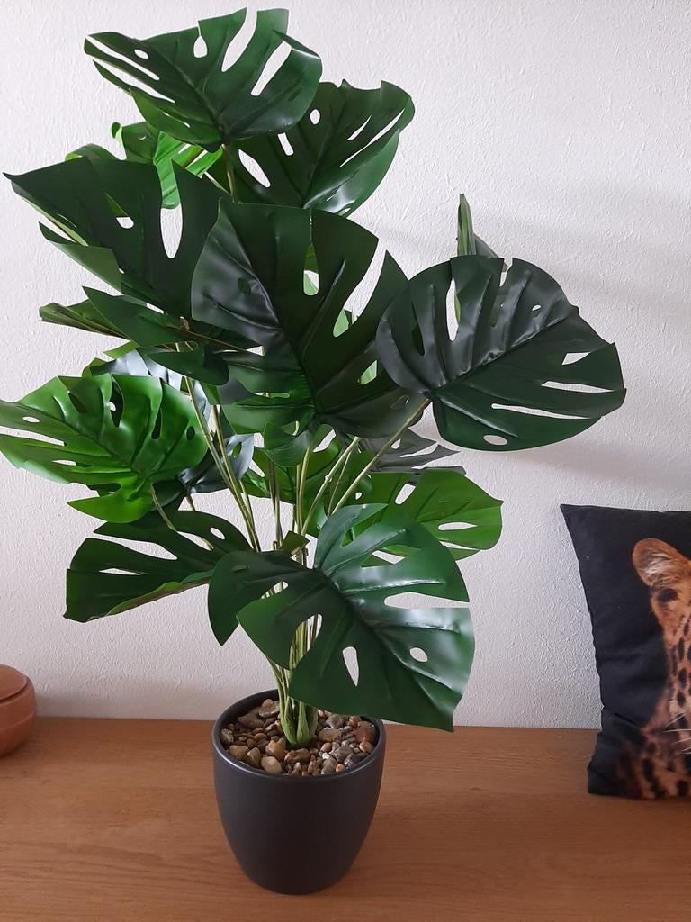 Nouvelle belle plante artificielle dans un pot en pierre, Maison & Meubles, Plantes d'intérieur, Enlèvement