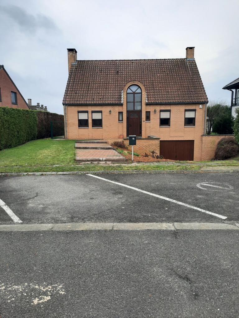 Superbe villa 4 façades à vendre  La Louvière( SOUS OPTION ), Immo