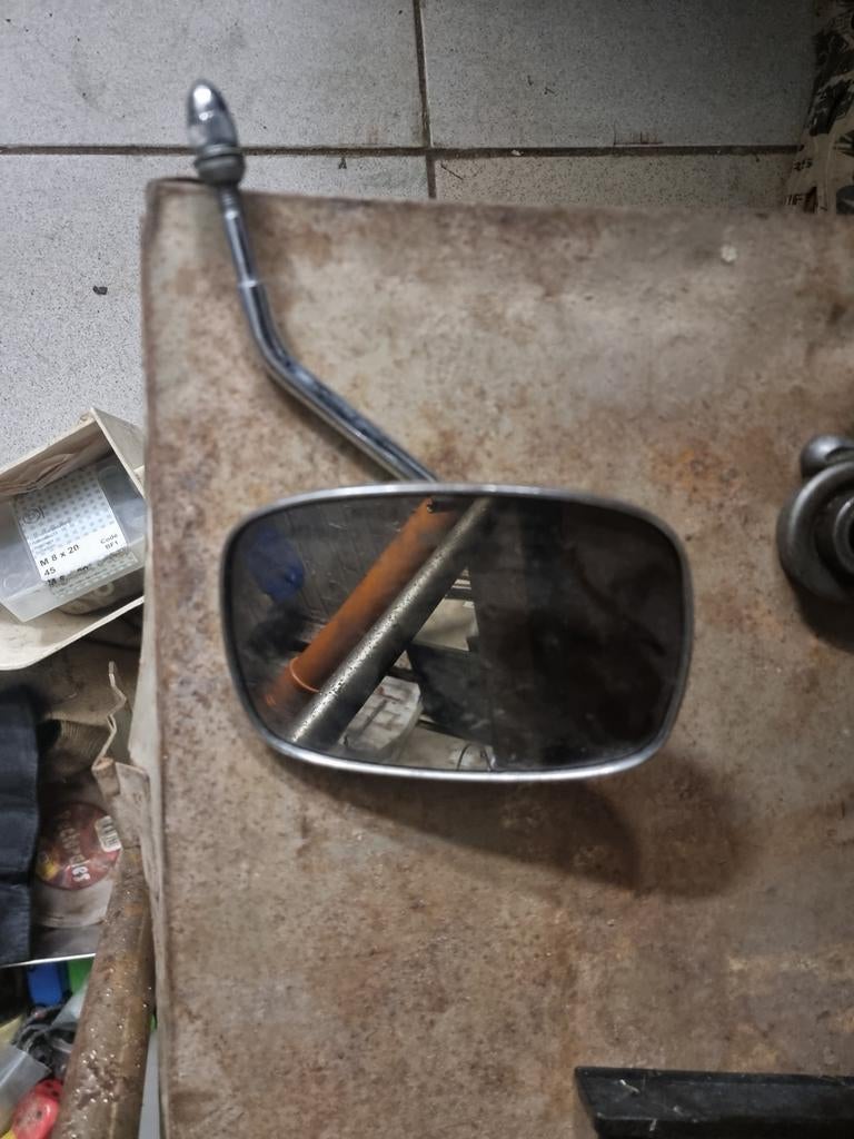 Reteovisoeur gauche Harley, Motos, Enlèvement