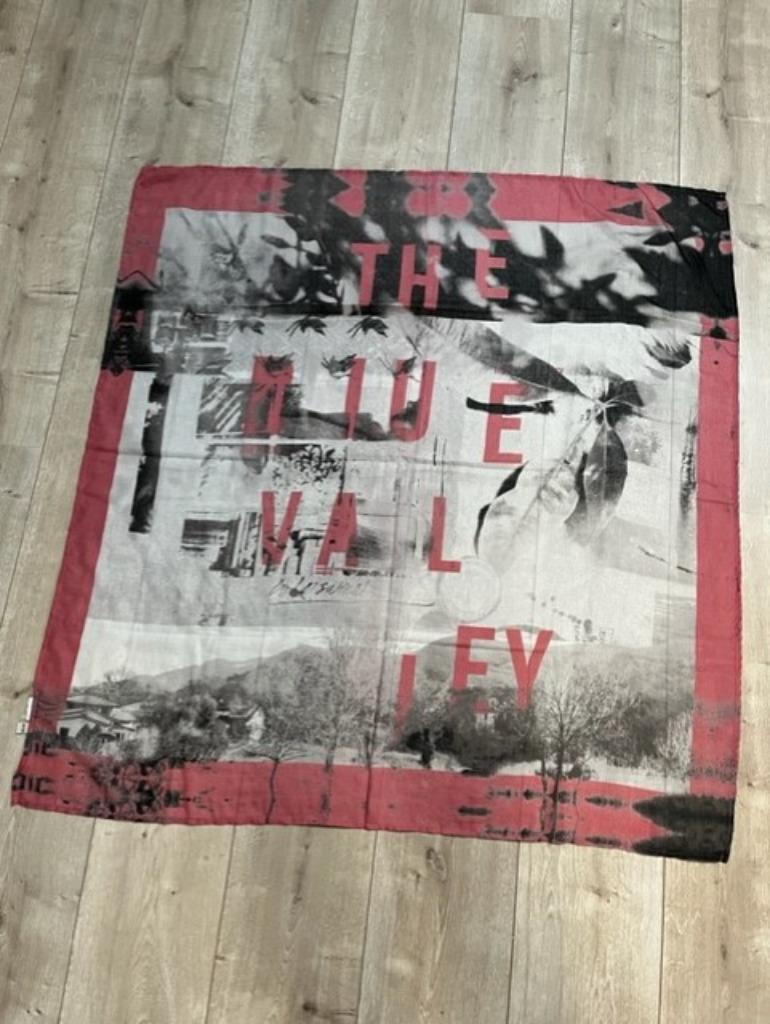 2 foulards Garcia, Enfants & Bébés, Enlèvement ou Envoi, Comme neuf, Fille