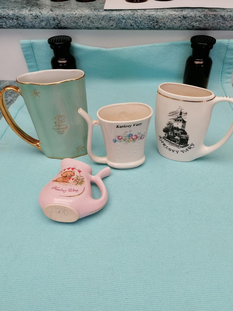 Karlovy Vary kuuroordbekers vintage 3 stuks (pastel weg!!!), Antiek en Kunst, Curiosa en Brocante, Ophalen