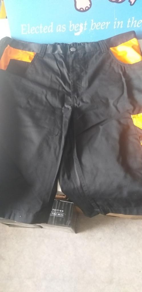 Werkbermuda/ korte werkbroek/cargobroek maat 56, Tuin en Terras, Werkkleding, Ophalen, Zo goed als nieuw, Heren