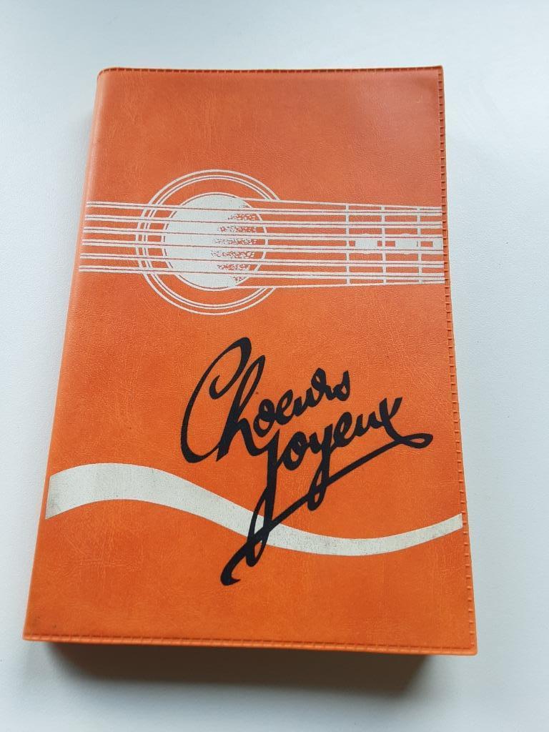 LIVRE CHANTS CHOEURS JOYEUX, Livres, Instrument, Enlèvement ou Envoi, Comme neuf, JOIE DE VIVRE