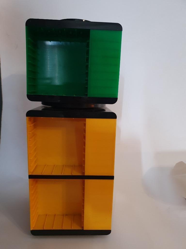 Range cassettes audio, CD & DVD, Cassettes audio, Enlèvement ou Envoi, 26 cassettes audio ou plus, Avec boîte de rangement, étagère ou coffret