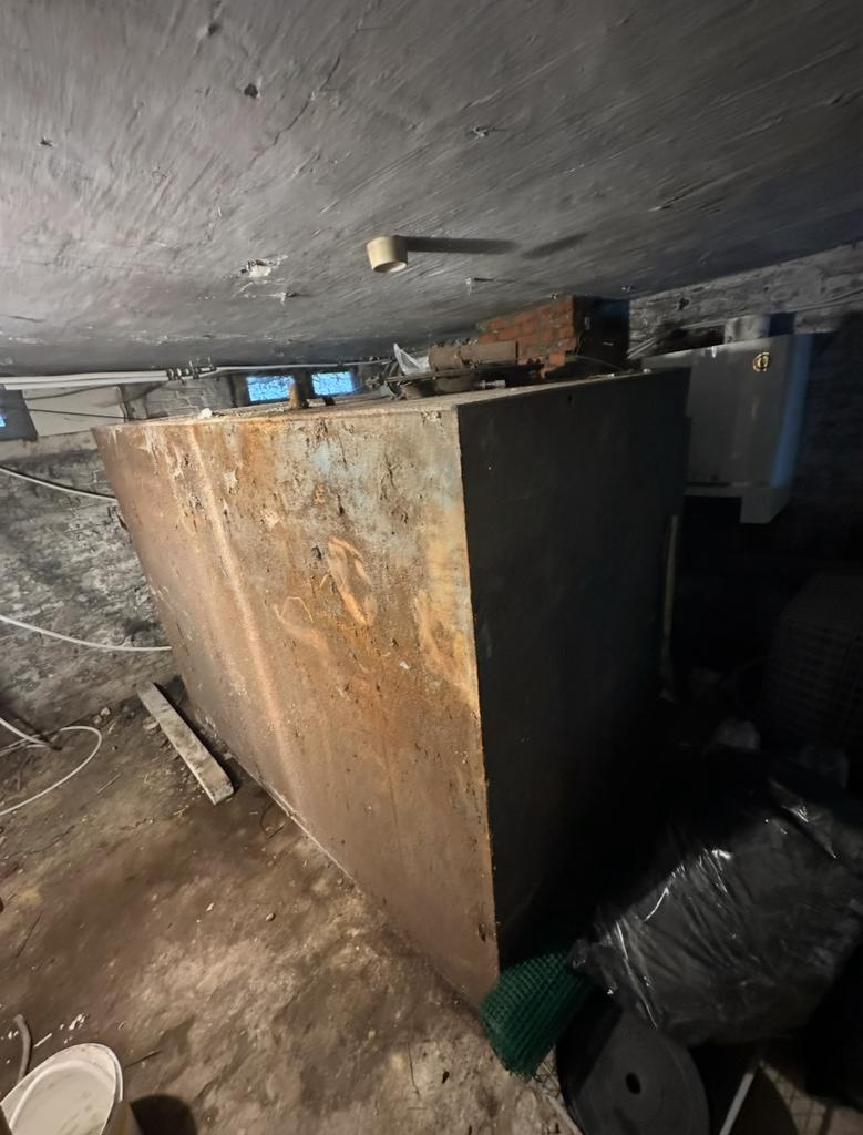 Oude metalen mazout tank, Doe-het-zelf en Bouw, Ophalen, Zo goed als nieuw