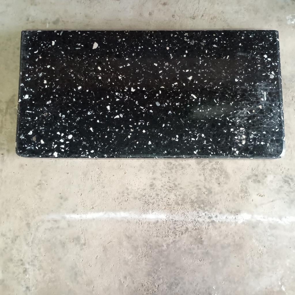 voet van kachel (graniet), Enlèvement