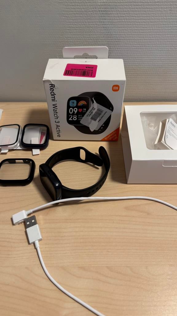 Xiaomi Redmi Watch 3 Active + 3 stuks beschermhoes, Ophalen of Verzenden, Zo goed als nieuw