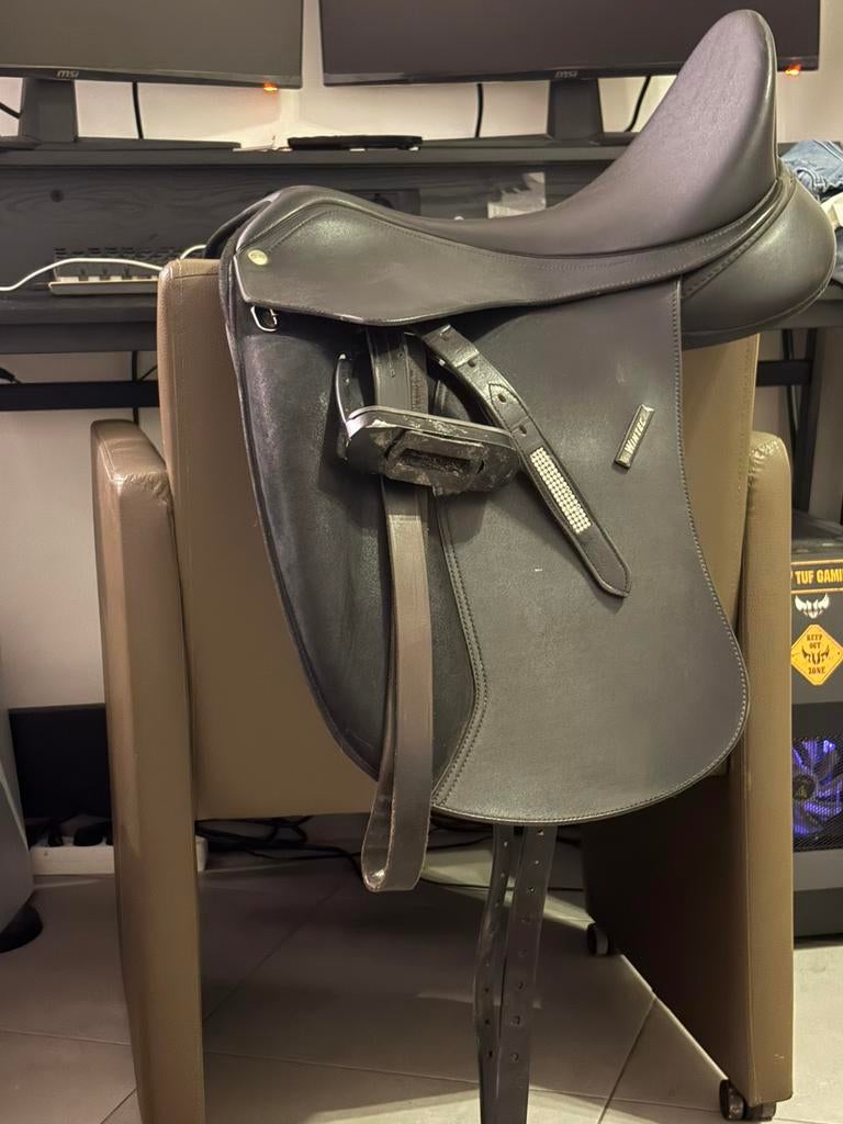 Dressuurzadels, Ophalen, Zo goed als nieuw