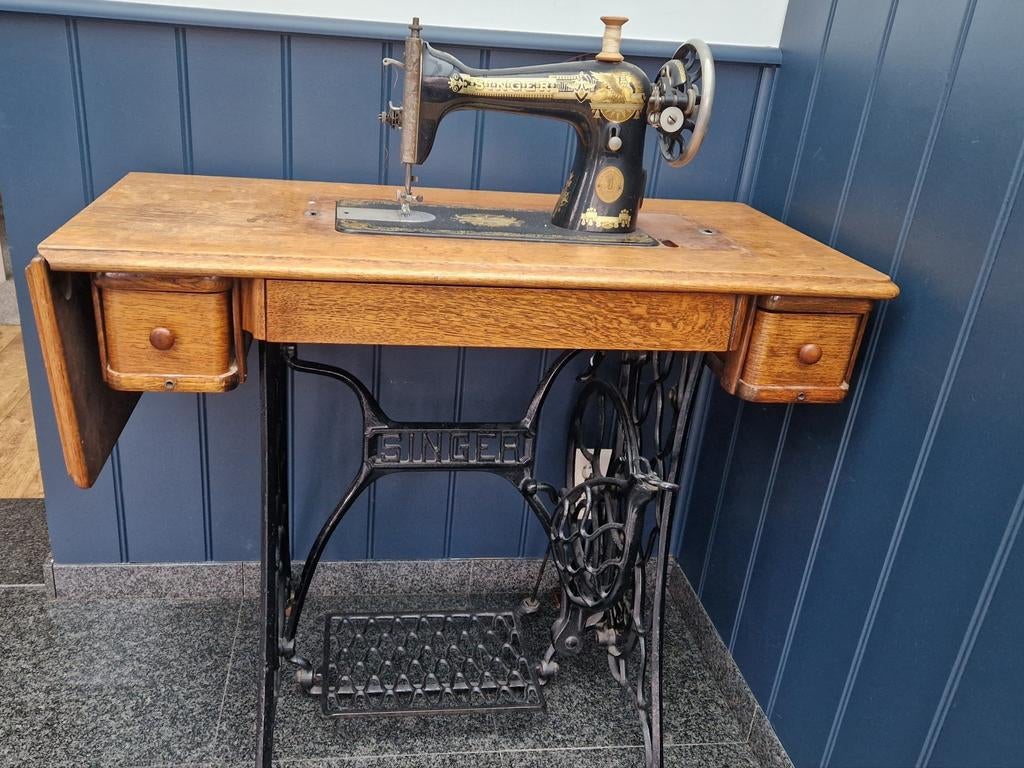 Machine à coudre ancienne Singer + table, Antiquités & Art, Enlèvement